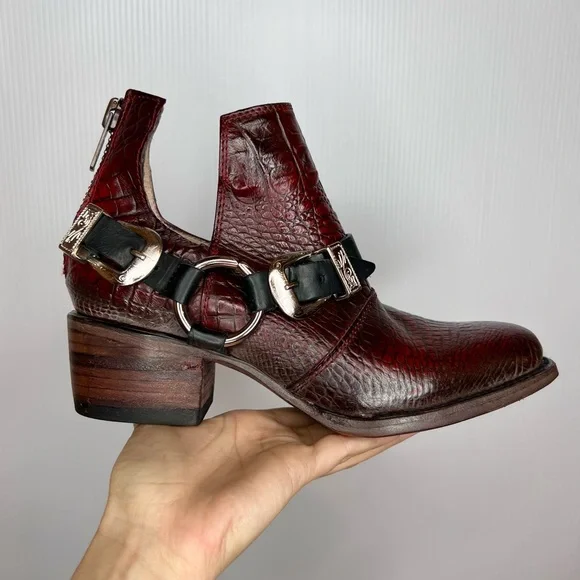 FREEBIRD Truce Croc Ankle Bootie. Size 7 - Picture 6 of 11